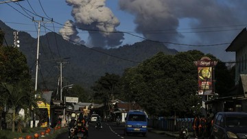 Gunung Dukono Dua Kali Erupsi Pagi Ini, Tinggi Letusan Lebih dari 2 KM
