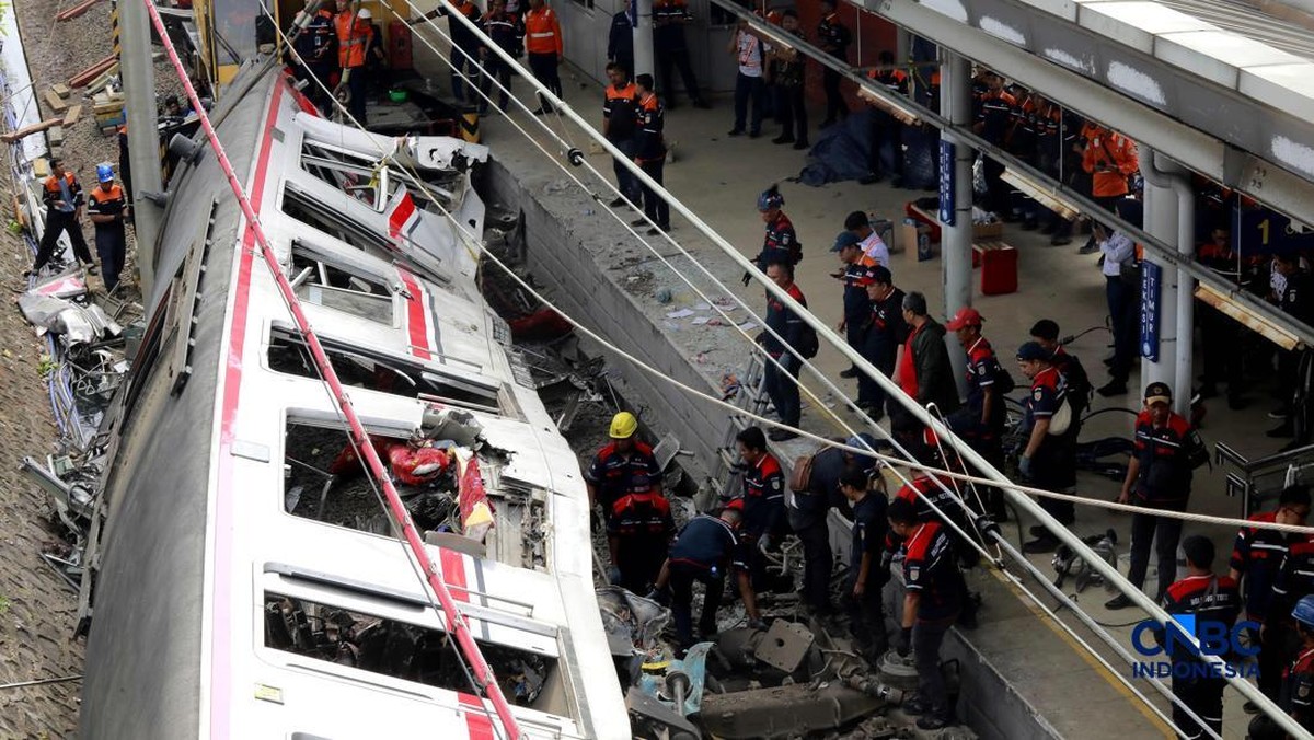 KNKT Investigasi Tabrakan KA Argo Bromo Vs KRL, Sistem Sinyal Dicek