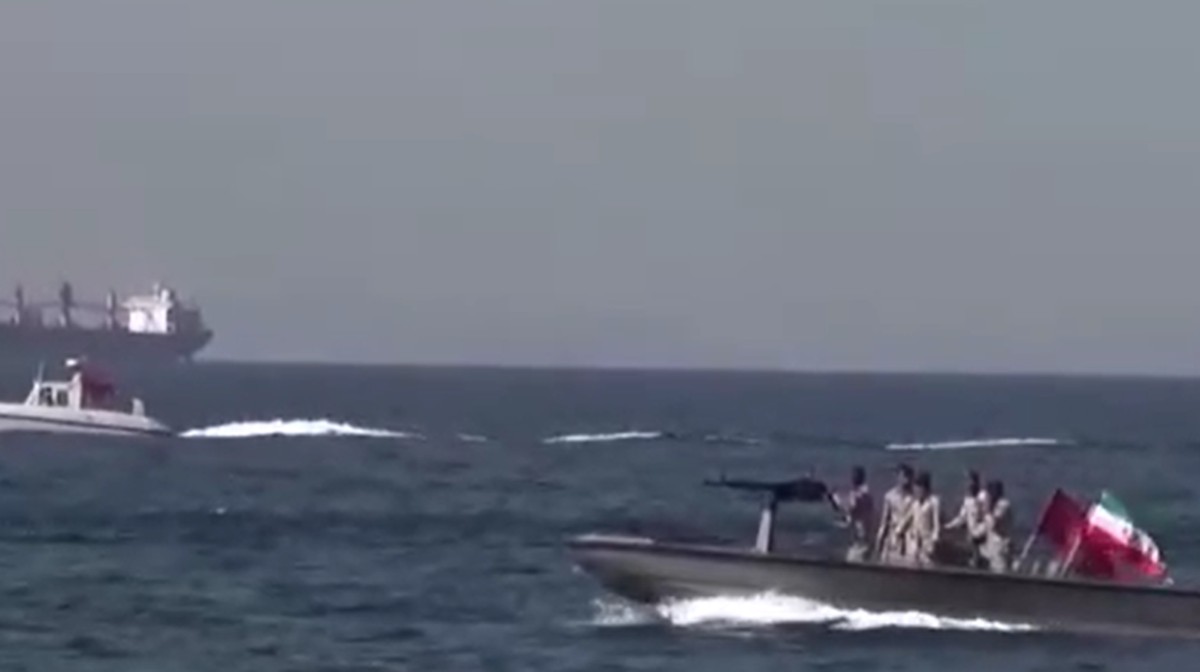 Breaking: Trump Ngamuk! AS-Iran Saling Serang di Selat Hormuz