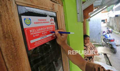 Ogah Rumahnya Ditempeli Stiker ‘Keluarga Miskin’, 779 Warga Mengundurkan Diri dari Penerima Bansos