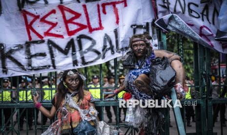 Seribuan Mahasiswa Semarang Demo Suarakan Panca Tuntutan Rakyat