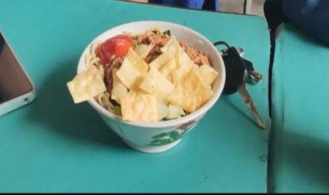 Retak dan Karat pada Peralatan Makan: Kecil Tapi Tidak Boleh Diabaikan