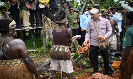 Wapres Gibran Tinjau Sekolah Lapang Sagu Asmat, Dorong Hilirisasi Komoditas Unggulan