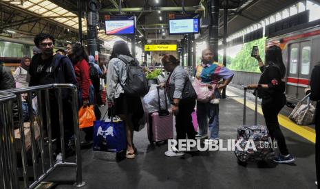 Haul Akbar Ulama di Monas, Sejumlah KA Berhenti Tambahan di Stasiun Jatinegara