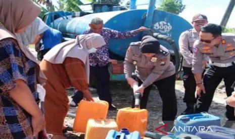 BNPB: 4.245 KK di Lombok Barat Krisis Air Bersih Akibat Kemarau Panjang