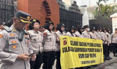 Polda Jabar Terapkan Pendekatan Humanis Kawal Unjuk Rasa di Bandung