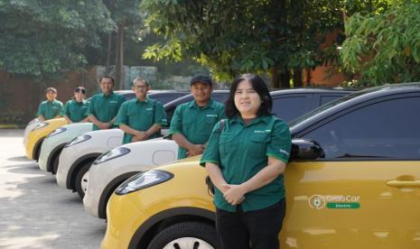 Wuling dan Grab Indonesia Perluas Kemitraan Armada Listrik BinguoEV Lite