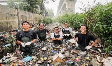 Ketika Sungai Kotor Menjadi Pesan Publik