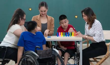 Pendidikan Inklusif: Antara Komitmen Kebijakan dan Realitas Sekolah