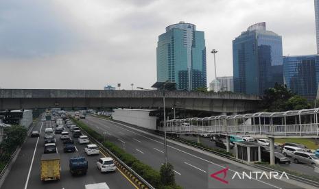 Prakiraan Cuaca Jakarta Rabu: Pagi Berawan, Malam Diguyur Hujan Ringan