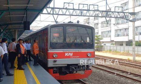 KRL ke JIS Beroperasi Hingga Pukul 21.30 WIB, Menhub: Ditambah Jika Ada Event