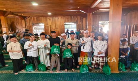 Di Kampung Mahmud, KDS Pastikan Insentif Guru Ngaji Tetap Aman