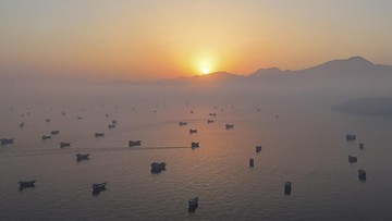 Harga Minyak Dunia Kian Anjlok Efek Selat Hormuz Bakal Dibuka Jumat