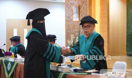 Eman Ahmed Asal Yaman Raih Gelar Doktor SPs ke-106 UMJ