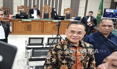 Sudewo Jalani Sidang Perdana, Ratusan Pendukungnya Minta Mantan Bupati Pati Dibebaskan