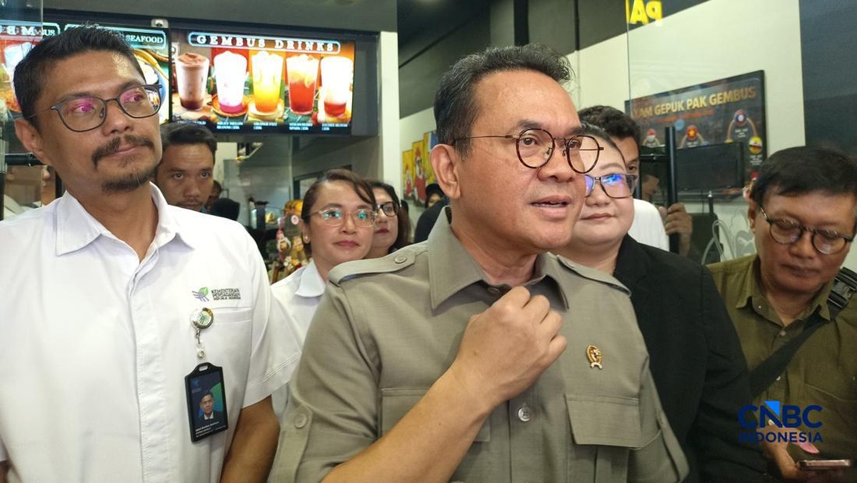 BUMN Pangan Bakal Kuasai Distribusi Minyakita-Tunjuk Langsung Pengecer