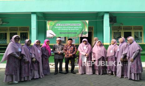PW Persistri Banten Gelar Pelatihan Menulis Konten Dakwah di Media Sosial