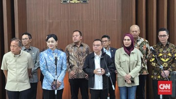 OJK Tetapkan 7 Direksi Baru BEI, Jeffrey Hendrik Terpilih Jadi Dirut