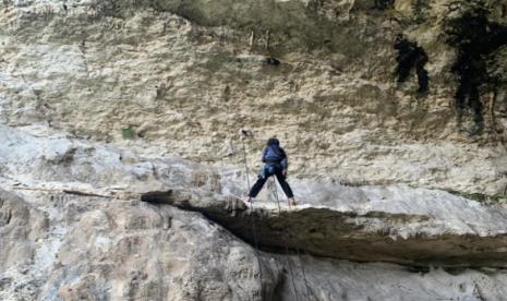 Rock Climbing: Menaklukkan Ketinggian, Mengasah Keberanian