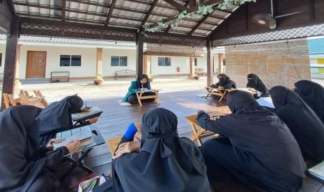 Bukan Cuma Kejar Nilai! Menilik Kembali Fondasi Nilai-Nilai Islam