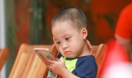 Kecanduan Gadget pada Anak Usia Muda