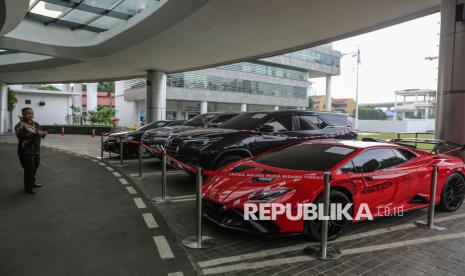 Lamborghini hingga Toyota Fortuner Disita Kejagung dalam Kasus Korupsi IUP Kalbar