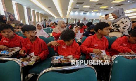 Harga Ayam dan Telur Mulai Naik, Bapanas Sebut Program MBG Mulai Berdampak