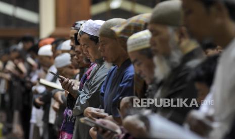 Jenis Pertemanan yang tak akan Menyebabkan Seorang Muslim Celaka Dunia Akhirat