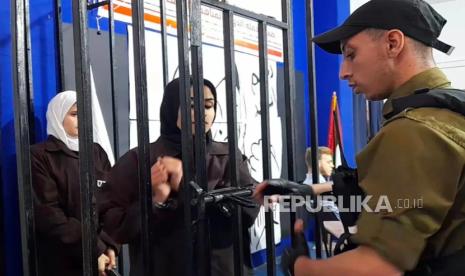 Perempuan Palestina Rentan Hadapi Penindasan dan Pengabaian Medis di Penjara Israel
