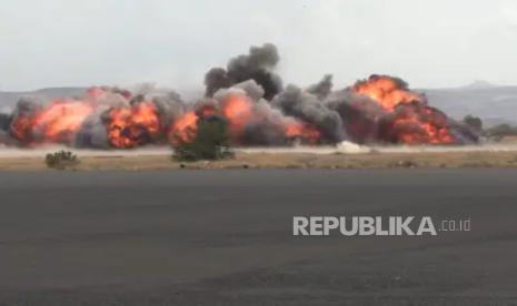 Bandara Sanaa Diserang, Houthi Ancam Serangan Besar ke Saudi