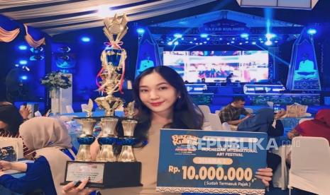 Mahasiswi UBSI Kampus Pontianak Juara 1 Tari Tradisional di Ajang Internasional
