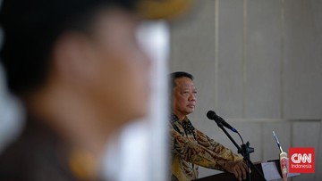 FOTO: Maraton Penggeledahan hingga Febrie Adriansyah Mundur Jampidsus