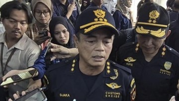 Kawal Purbaya di DPR, Djaka Budi Ogah Ditanya soal Perubahan Bea Cukai