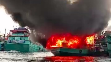 Polisi Selidiki Penyebab Kapal Basarnas Terbakar di Muara Baru