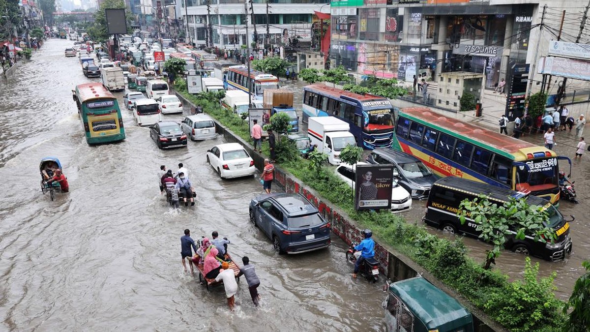 Potret Petaka Usai Banjir Semalaman di Ibu Kota, Warga Terisolasi