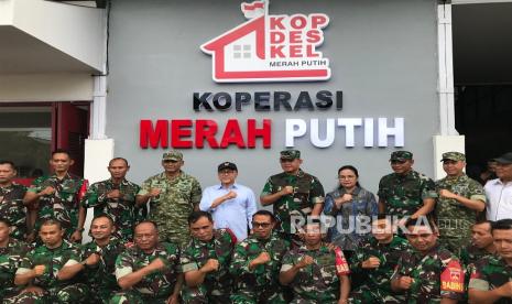 Menko Pangan: Seluruh Bansos hingga Alsintan Bakal Disalurkan Lewat Koperasi Desa Merah Putih
