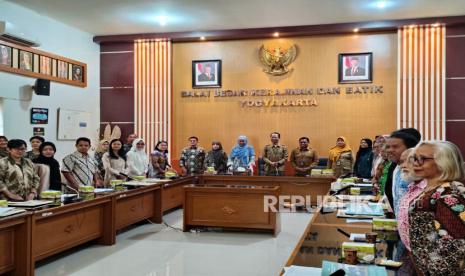 Puluhan Warga Peroleh Pelatihan Peningkatan Kompetensi Teknis Perajin Batik di Yogyakarta