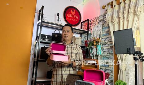 Modal Rp 350 Ribu Mengantar Griya Handicraft Hasilkan Ribuan Resi Pesanan Setiap Bulan