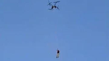 Didampingi Polisi, Bos Petani Terbang Diangkut Drone Minta Maaf