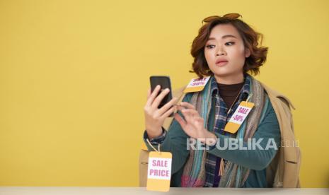 Jangan Gampang ‘Teracuni’, Ini Cara Bijak Menyikapi Ulasan Produk di Medsos