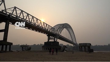 Kemarau Panjang, Sungai Barito Kering Jadi Tanah Tandus
