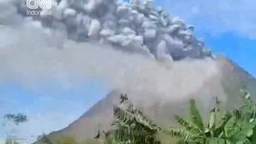 Detik-detik Gunung Sinabung Erupsi, Kolom Abu Capai 3.500 Meter