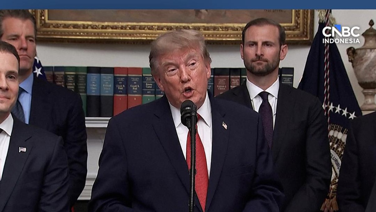Video: Trump Aktif Lagi Kritik The Fed, Minta Suku Bunga AS Turun