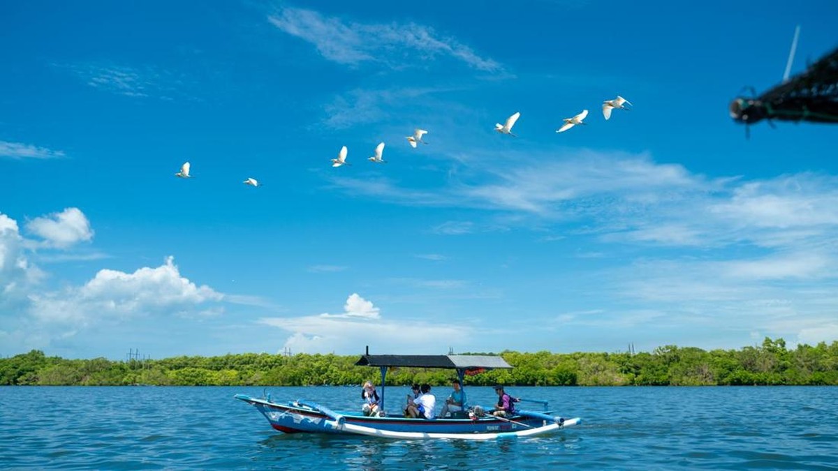 Saat Kapal Listrik Masuk Desa, Nelayan Bisa Melaut dengan Lebih Hemat