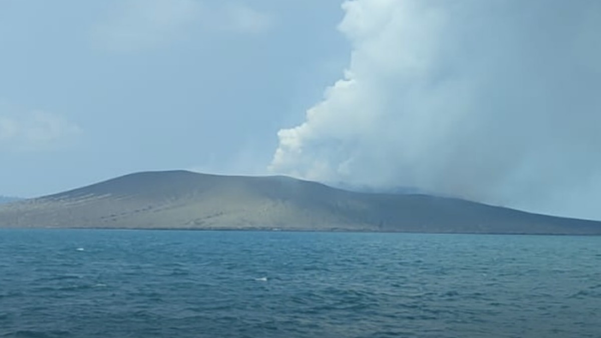 Penampakan Terbaru Erupsi Gunung Anak Krakatau dari Dekat