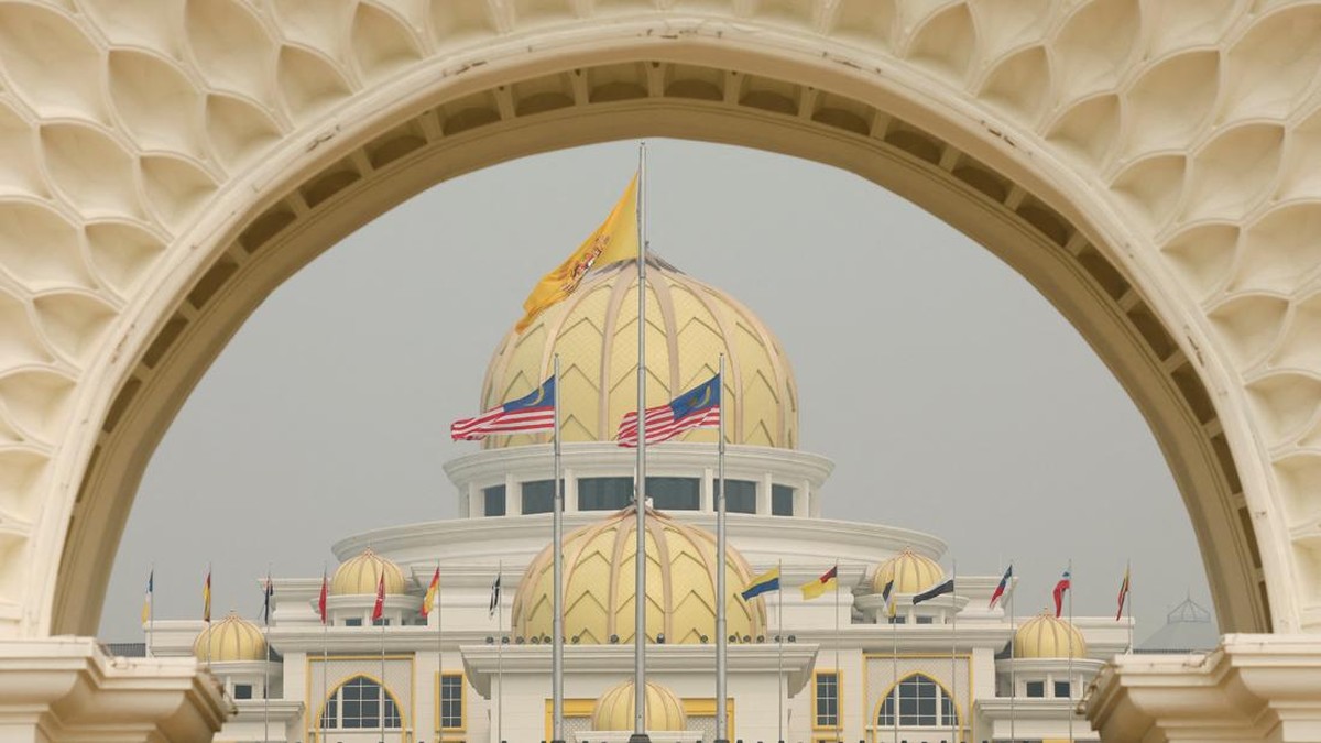Tak Puas Hukuman Koruptor Diringankan, Menteri Pilih Mengundurkan Diri
