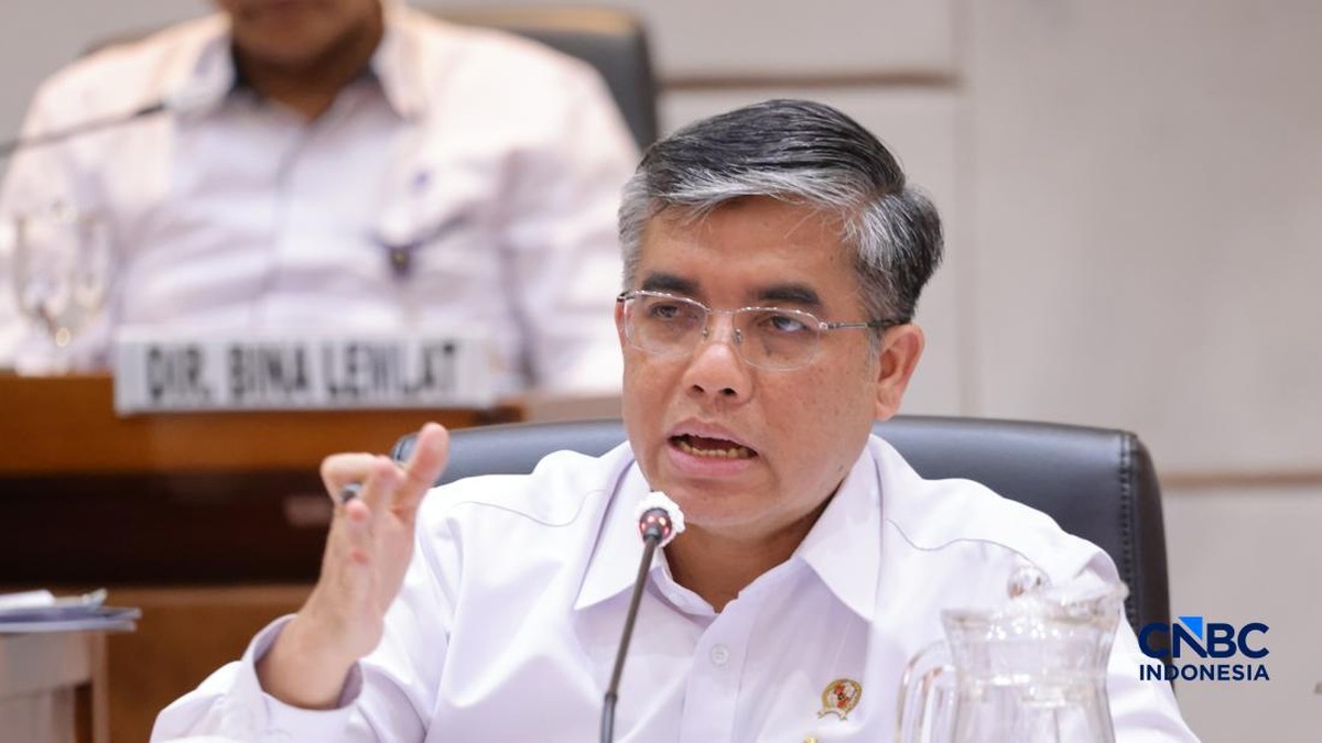 Pekerja Asing Masuk RI Bayar US$100/Orang, Sumber Utama PNBP Kemnaker