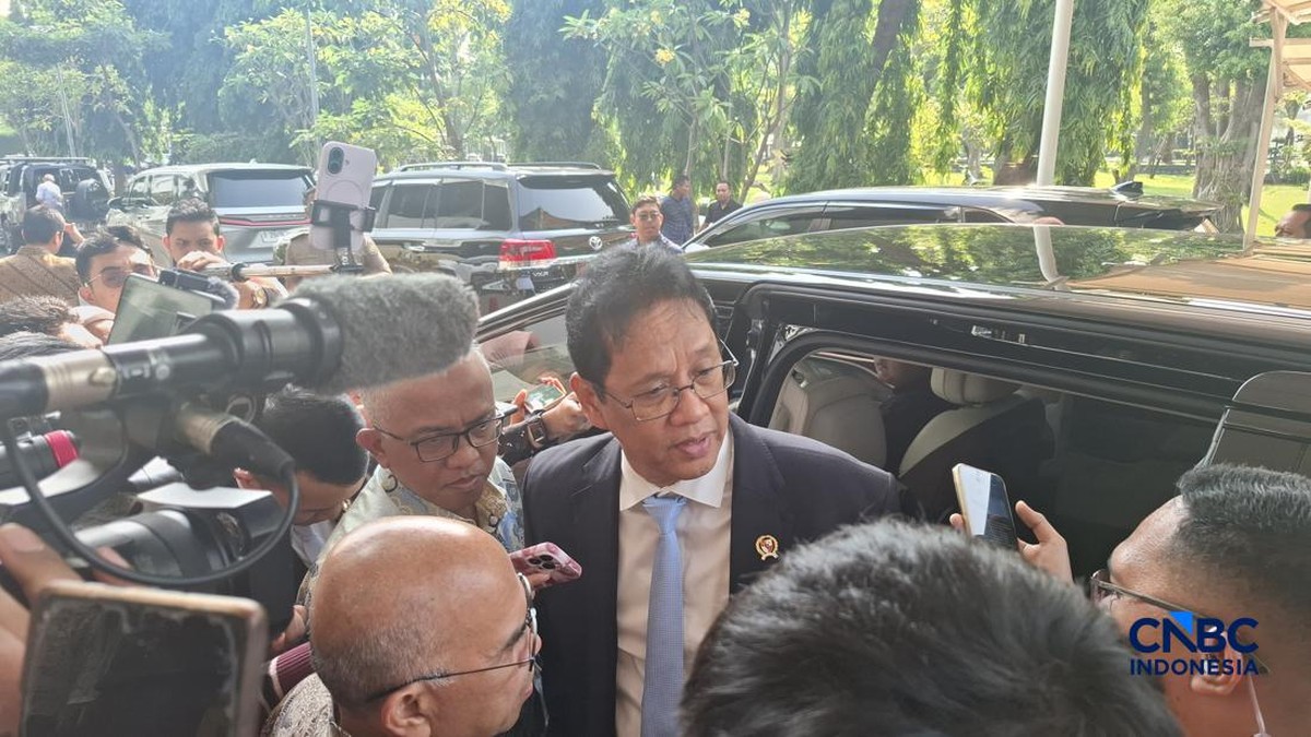 Purbaya Kaget Rumahnya Kotor Terus, Ternyata Kena Abu Anak Krakatau