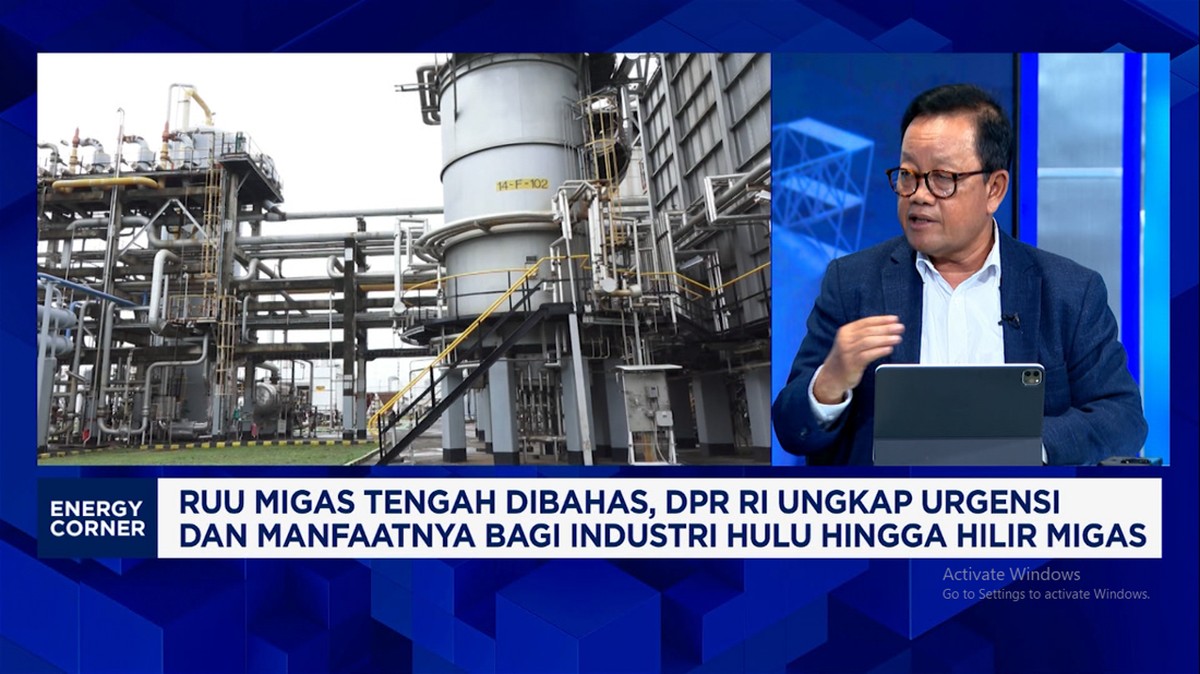 Video: Prabowo Utus 5 Menteri Bahas RUU Migas, DPR Ungkap Urgensinya