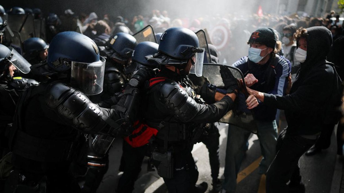 Potret Terkini Chaos Prancis, Demo Pelajar Memanas-Bentrok Vs Polisi